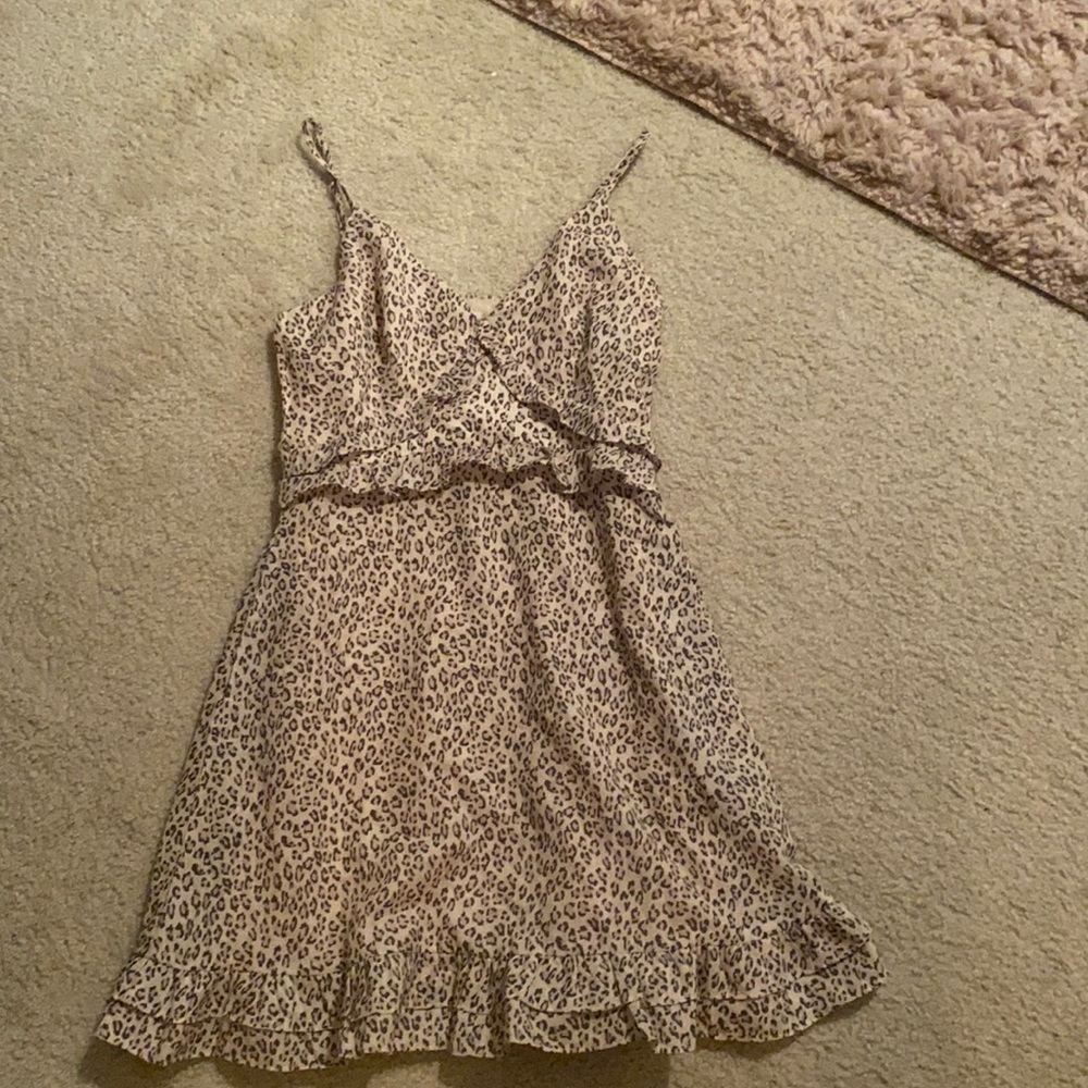Leopard print ruffle sleeveless dress